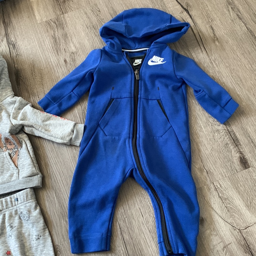 RESERVED Nike hooded footie
